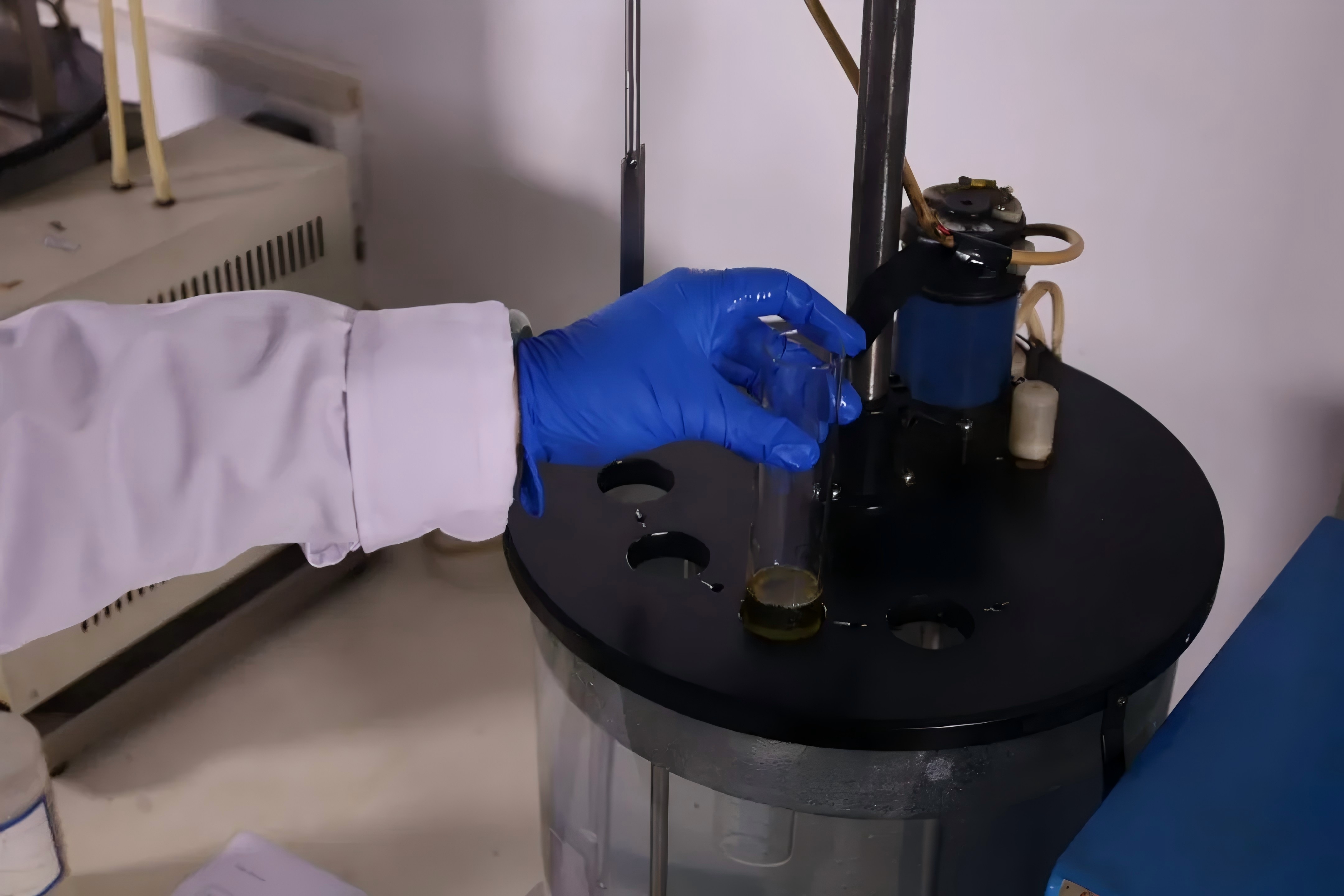 潤滑油三大指標實拍 | 國聯(lián)質檢為設備穩(wěn)定運行保駕護航